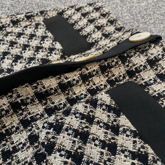 XS Zara patterned skirt with buttons - Picture 3 of 9